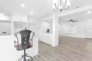 10124 Shayna Dr, Dallas, TX 75217 - Photo 8