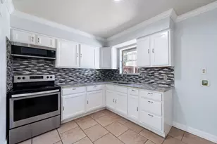 12113 Baron Dr, Balch Springs, TX 75180 - Photo 10