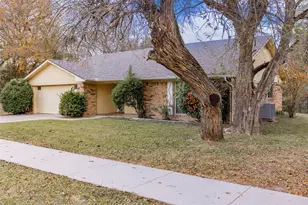 502 Charlotte St, Greenville, TX 75402 - Photo 2