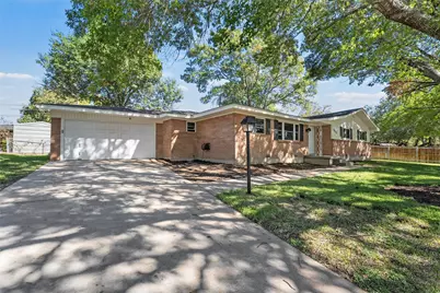 7017 Shady Oaks Drive, Waco, TX 76710 - Photo 2
