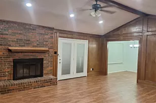 225 Los Santos Dr, Garland, TX 75043 - Photo 4