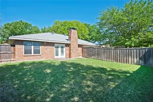 225 Los Santos Dr, Garland, TX 75043 - Photo 2