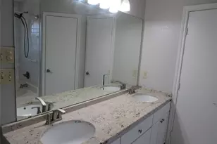 105 Wildcat Dr, Lacy Lakeview, TX 76705 - Photo 10