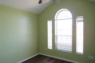 105 Wildcat Dr, Lacy Lakeview, TX 76705 - Photo 12