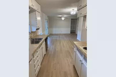 852 W Redbud Drive, Hurst, TX 76053 - Photo 4