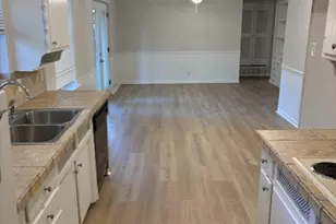 852 W Redbud Dr, Hurst, TX 76053 - Photo 4