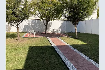 2206 N Carroll Avenue, Dallas, TX 75204 - Photo 40
