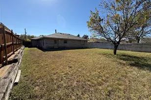 2737 Gant, Lancaster, TX 75134 - Photo 18