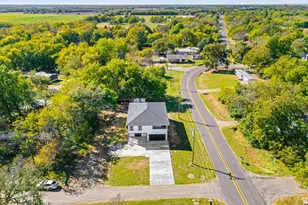 111 2nd St, Pecan Gap, TX 75469 - Photo 34