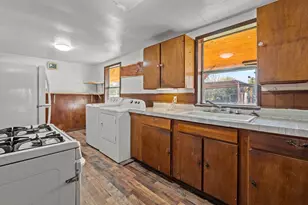 205 College St, Chico, TX 76431 - Photo 12