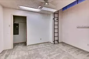 2706 S Surrey Dr, Carrollton, TX 75006 - Photo 22