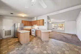 221 N Kemp St, Mabank, TX 75147 - Photo 10