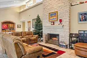 1517 Lakeview Ct, Granbury, TX 76048 - Photo 12