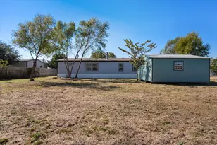 1209 County Rd 214, Venus, TX 76084 - Photo 32