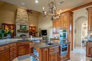 3400 Sundance Ct, Granbury, TX 76049 - Photo 12