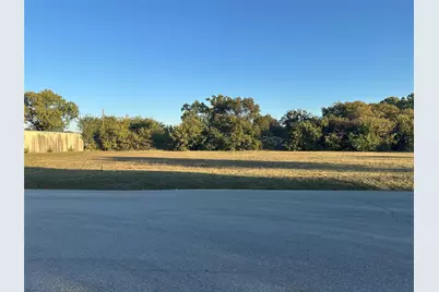 5725 Wilbarger Street, Fort Worth, TX 76119 - Photo 2