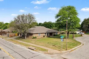 7401 Windcrest Ct N, North Richland Hills, TX 76182 - Photo 18