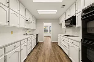 7401 Windcrest Ct N, North Richland Hills, TX 76182 - Photo 24