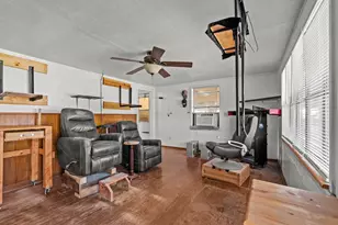 205 College St, Chico, TX 76431 - Photo 12