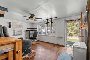 205 College St, Chico, TX 76431 - Photo 12