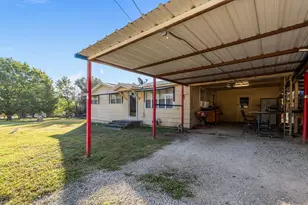 205 College St, Chico, TX 76431 - Photo 10