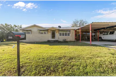 205 College Street, Chico, TX 76431 - Photo 6