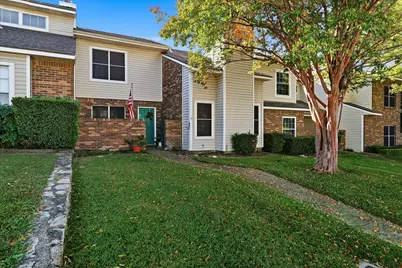 722 Creekwood Court, Lewisville, TX 75067 - Photo 2