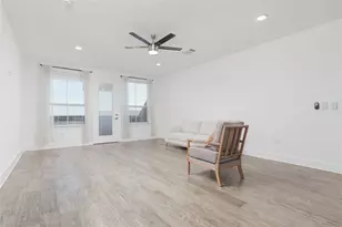 251 S Mill St, Lewisville, TX 75057 - Photo 6