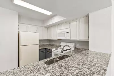 9807 Walnut Street #202, Dallas, TX 75243 - Photo 6