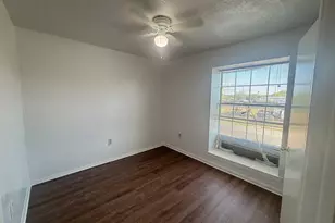 612 Luxton St, Fort Worth, TX 76104 - Photo 4