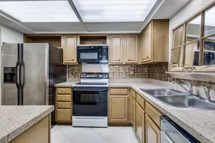 9819 Smokefeather Ln, Dallas, TX 75243 - Photo 4