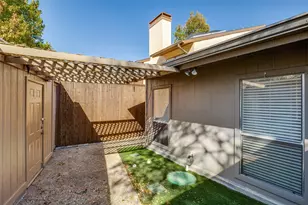 9819 Smokefeather Ln, Dallas, TX 75243 - Photo 12