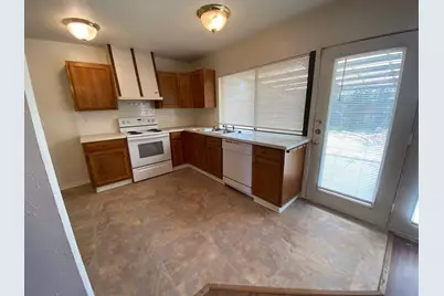 6808 Blackberry Drive, Arlington, TX 76016 - Photo 10