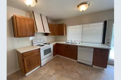 6808 Blackberry Drive, Arlington, TX 76016 - Photo 8