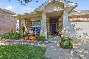 556 Griffith Dr, Saginaw, TX 76179 - Photo 1