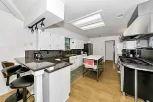 2425 Northgate Dr W, Irving, TX 75062 - Photo 6