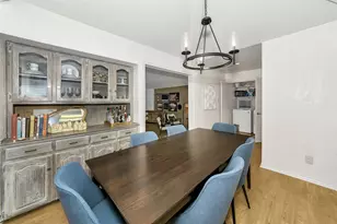 2425 Northgate Dr W, Irving, TX 75062 - Photo 10