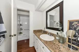 2425 Northgate Dr W, Irving, TX 75062 - Photo 16