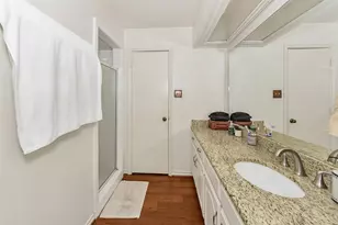 2425 Northgate Dr W, Irving, TX 75062 - Photo 26