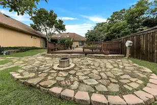 2425 Northgate Dr W, Irving, TX 75062 - Photo 32