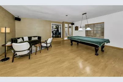 2425 Northgate Drive W, Irving, TX 75062 - Photo 2