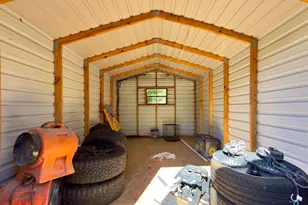 309 W Bryant St, Elm Mott, TX 76640 - Photo 20