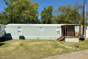 309 W Bryant St, Elm Mott, TX 76640 - Photo 2