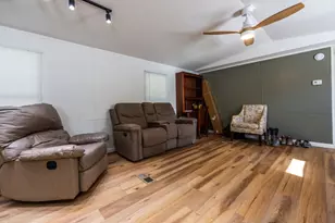 309 W Bryant St, Elm Mott, TX 76640 - Photo 8
