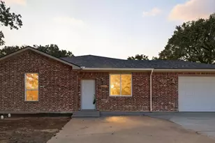214 Pembrook St, Lake Dallas, TX 75065 - Photo 1