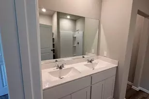 325 Wildrose Cir, Cleburne, TX 76033 - Photo 8