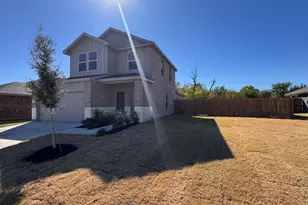 325 Wildrose Cir, Cleburne, TX 76033 - Photo 2