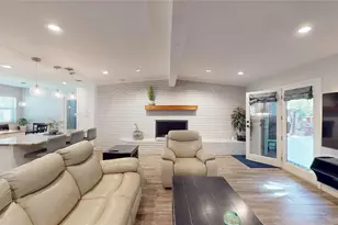 1407 Woodridge Cir, Euless, TX 76040 - Photo 4