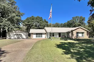 303 Brentwood Dr, Athens, TX 75751 - Photo 1