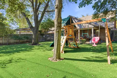 1709 Oakridge Drive, Pantego, TX 76013 - Photo 8